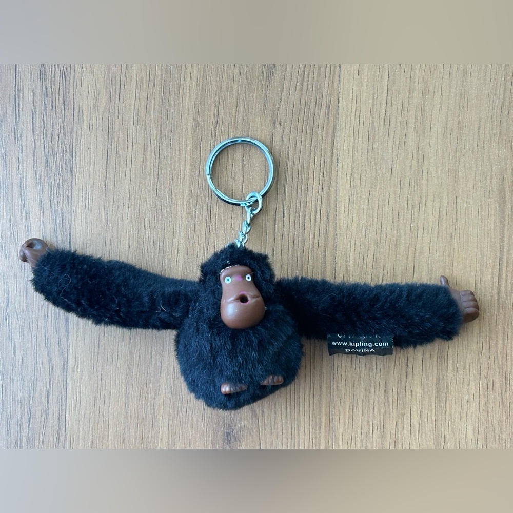 Kipling black plush furry monkey gorilla thumb keychain charm Davina